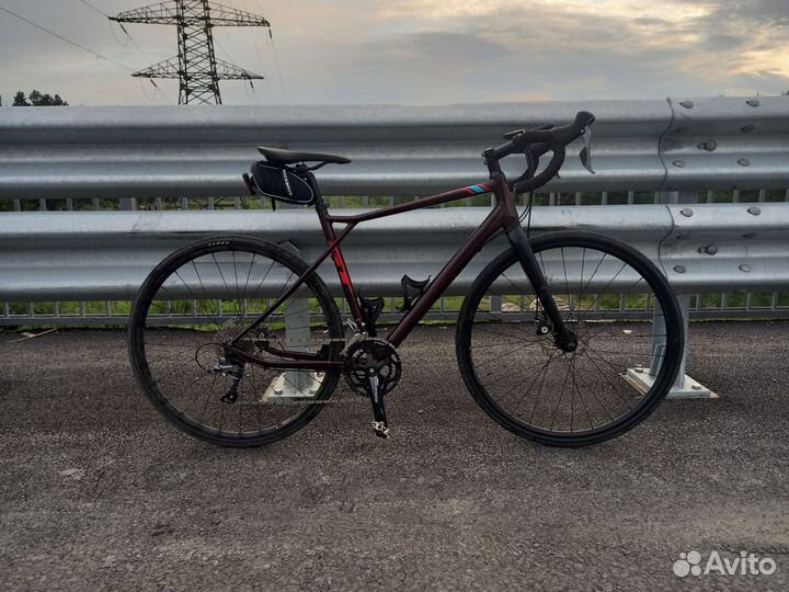 Шоссейный велосипед (грэвел) GT Grade Elite