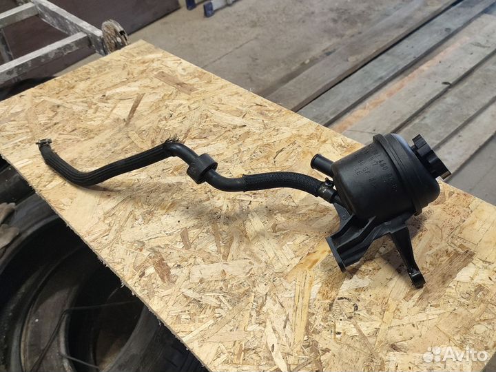 Мерседес W211 бачок Гура