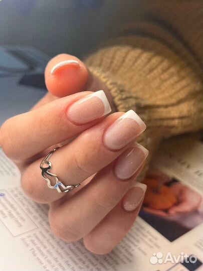 Модель на маникюр