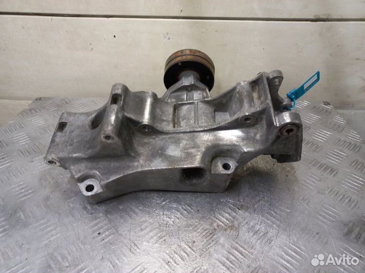 Кронштейн генератора Volkswagen Golf 4 1.4 75 Л.С