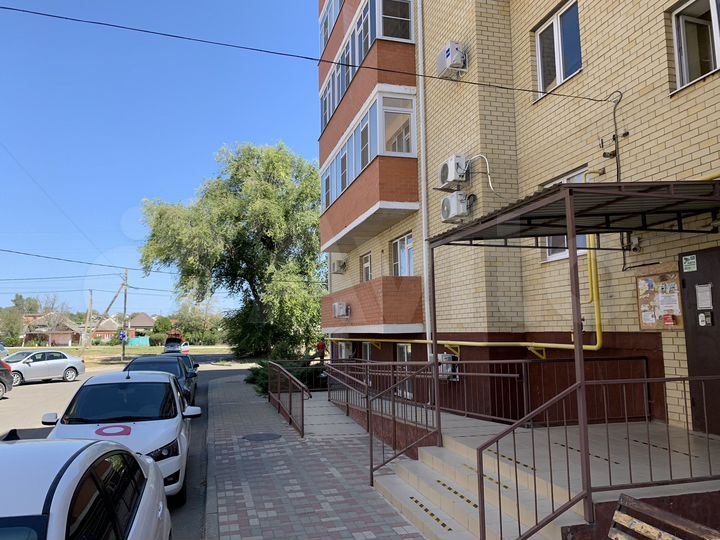 3-к. квартира, 80 м², 1/5 эт.