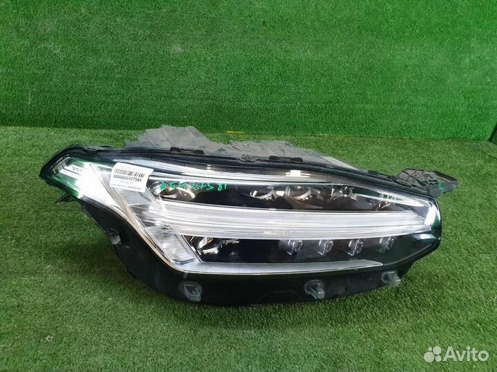 Фара правая Volvo XC90
