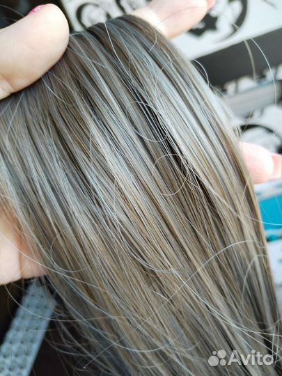 Волосы на заколках