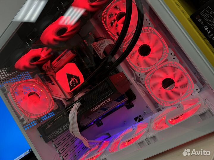 Новый игровой пк i7-12700F RTX4070Ti 32gb озу Wi-F