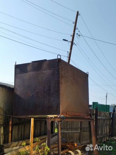 Бак для воды железный