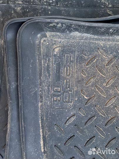 Автомобильные коврики резиновые