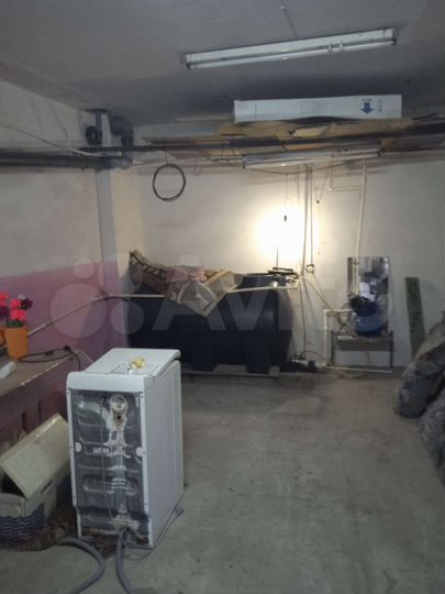 Гараж, > 30 м²