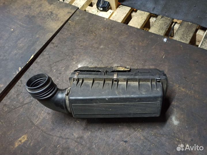 Корпус воздушного фильтра bmw e34 e32 m30
