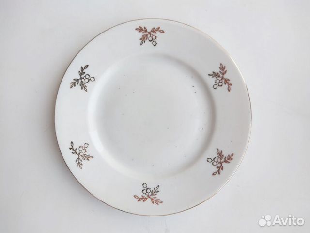 Тарелка из фарфора Thun Czechoslovakia