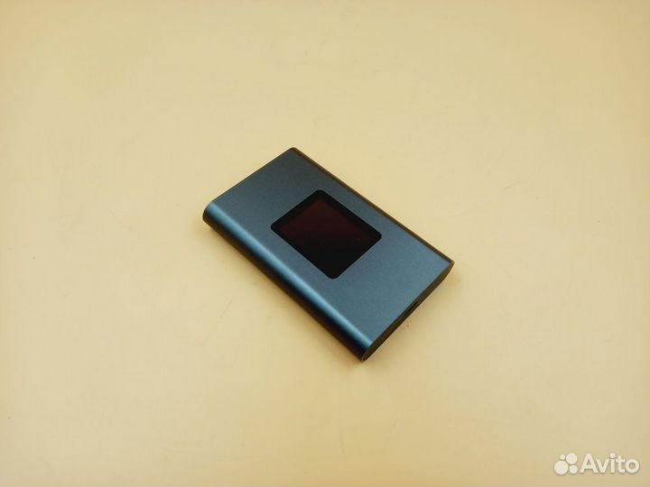 С дефектом 835973 Беспроводной роутер Benton M100