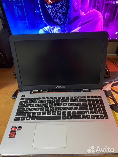 Ноутбук asus x555y