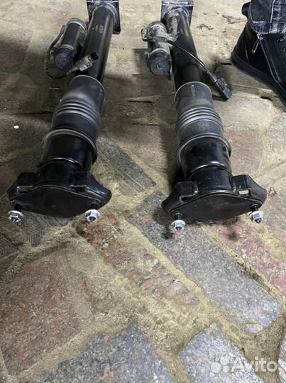 Пневмо амортизатор на GL задний