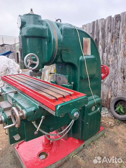 Фрезерный станок 6М13П