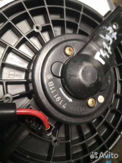 Двигатель отопителя Lexus RX