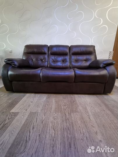 Кожаный диван бу
