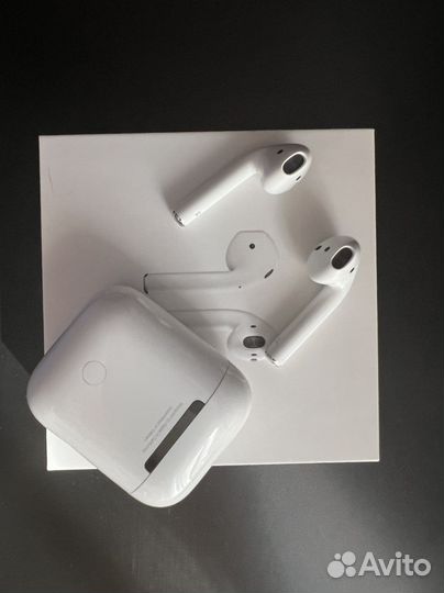 Безпроводные наушники Apple Air Pods