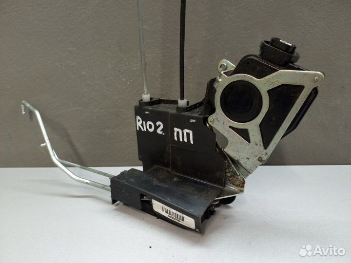 Замок двери передний правый Kia Rio 2 2011