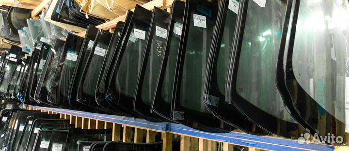 Стекло кабины hitachi EH3500