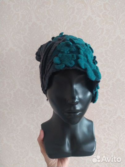 Шапка ручной работы из шерсти