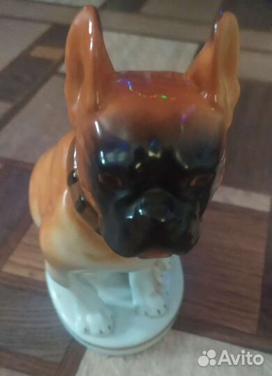Статуэтка фарфор