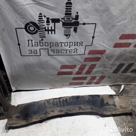 Водосток лобового стекла Nissan X-trail T30