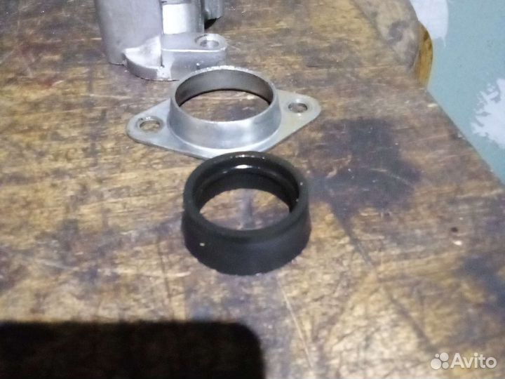 Впускной коллектор+ крепление карбюратора Ява 638