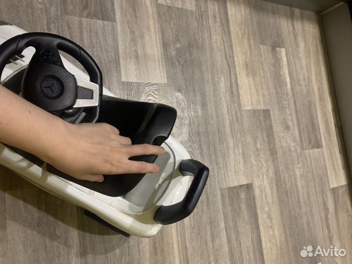 Машинка каталка mercedes