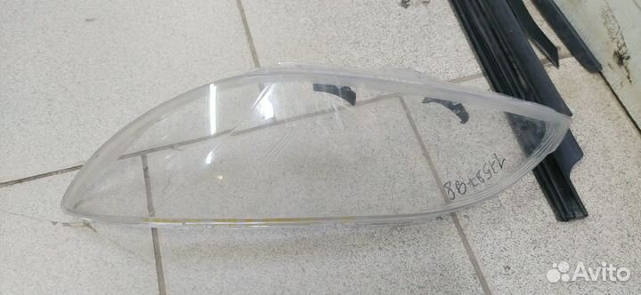 Mazda 3 03-09 стекло фары левое