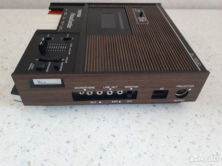 Переносной японский магнитофон tiffen 70e