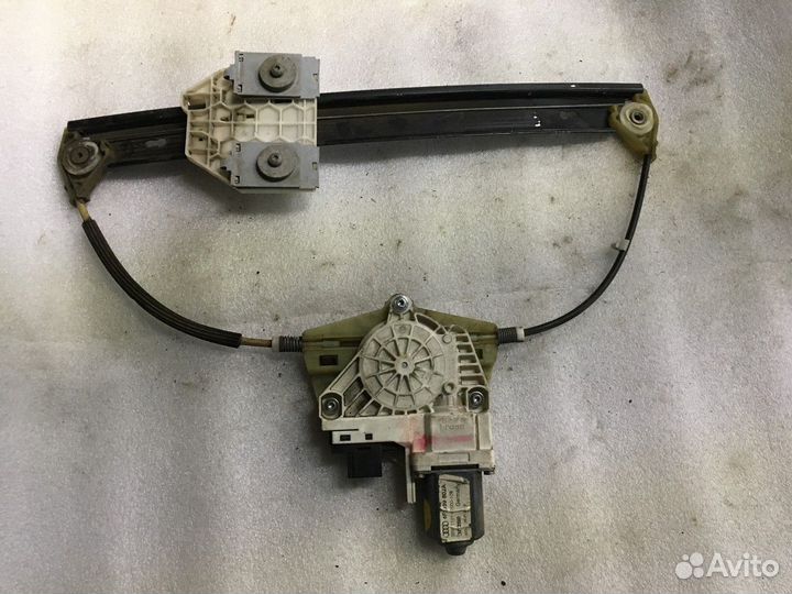 Стеклоподъемник электрический задний правый