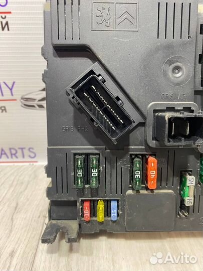 Блок предохранителей салонный Peugeot 206