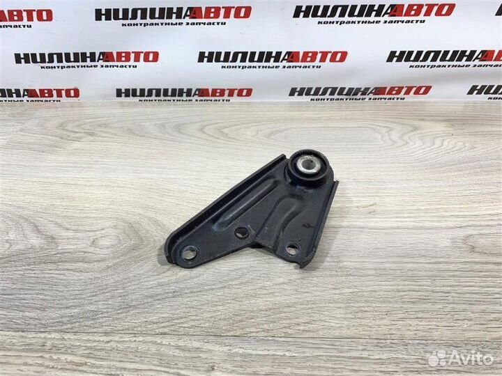 Кронштейн опоры кпп Mazda 3 Bk седан 1.6 Z6 2005