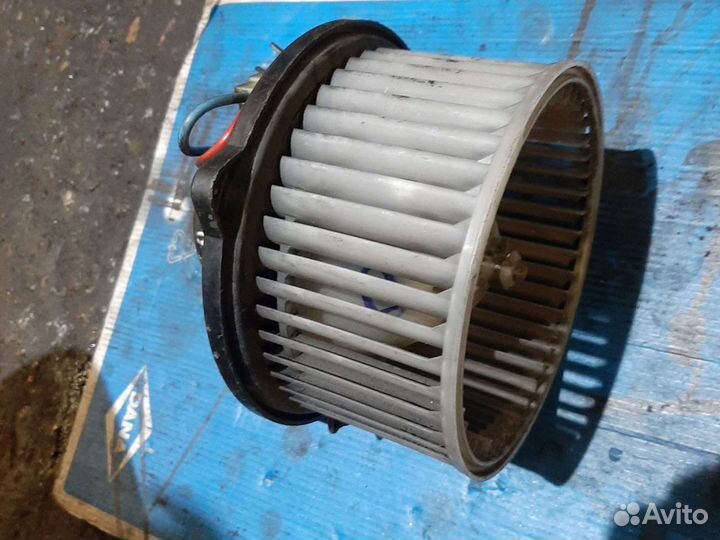 Моторчик печки Мицубиси Спейс Стар Каризма