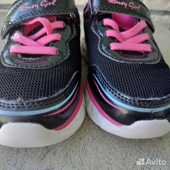 Кроссовки для девочки 28