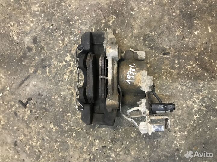 Суппорт передний левый Audi А4 B5