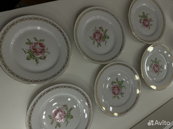 Набор фарфоровых тарелок роза (Чехословакия)