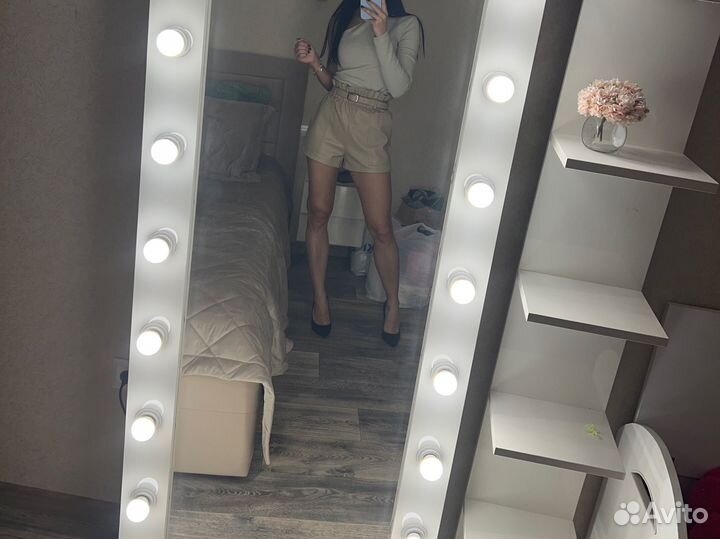 Шорты женские кожзам S