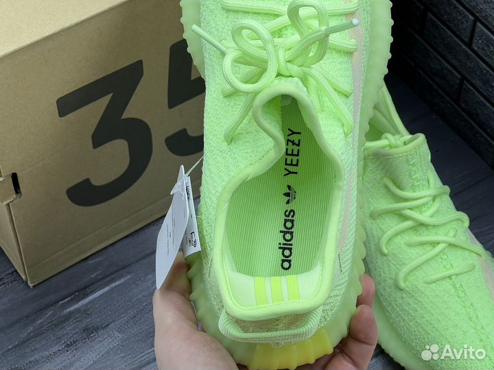 Кроссовки Adidas Yeezy Boost 350 v2 Glow