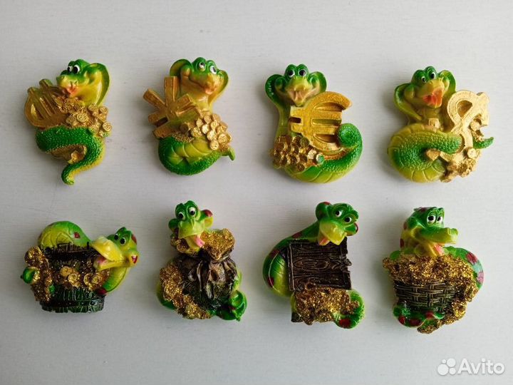 Магниты на холодильник - собачки, змеи