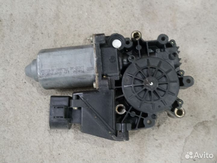 Моторчик стеклоподъемника правый левый Audi A6