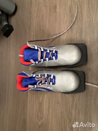 Лыжные ботинки