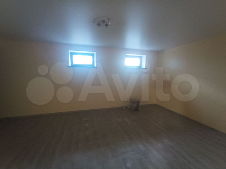 3-к. квартира, 70 м², 1/3 эт.