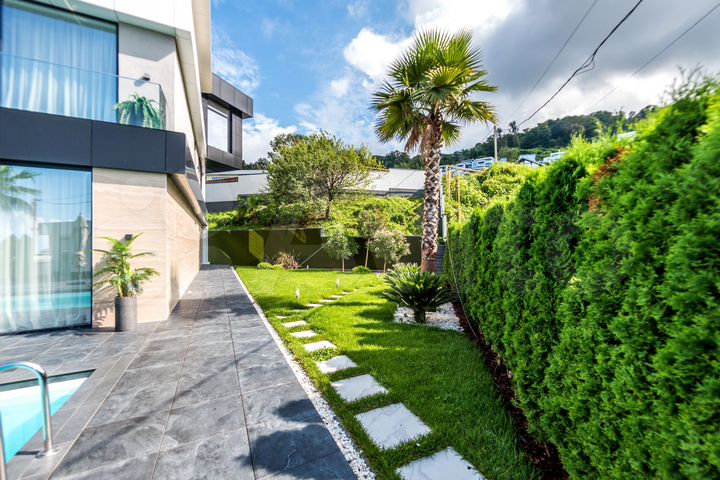 Дом 300 м² на участке 10 сот.