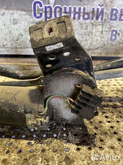 Трапеция стеклоочистителя Audi 80