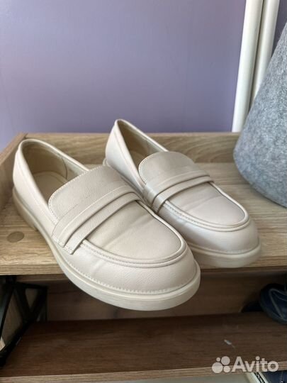Лоферы женские