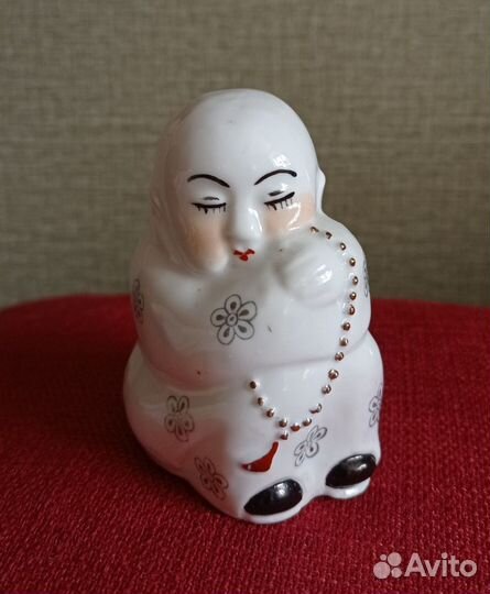 Китайские фарфоровые статуэтки