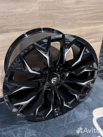 Новые литые диски 22