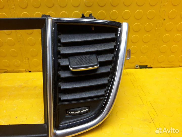 Б/У Дефлектор воздушный В хорошем состоянии