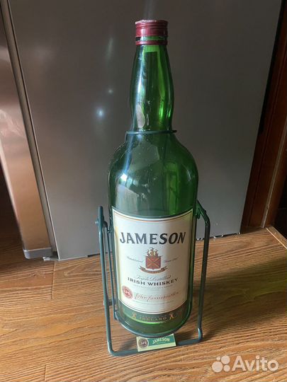 Бутылка из под виски качели