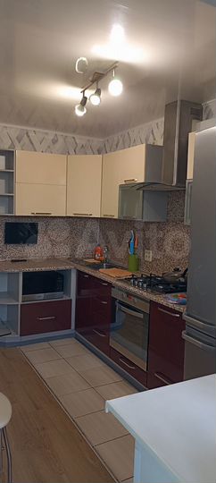 2-к. квартира, 50 м², 4/10 эт.